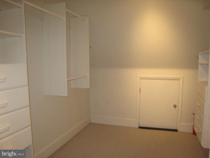 907 Old Oak Road Baltimore, MD 21212 - Photo 19 of 28 a view of small space