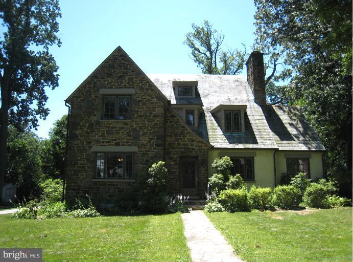 907 Old Oak Road Baltimore, MD 21212 - Photo 28 of 28 a front view of a house with a yard