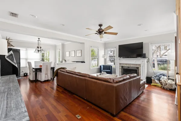 $1,200,000 | 811 East 46th Street, Austin, TX 78751