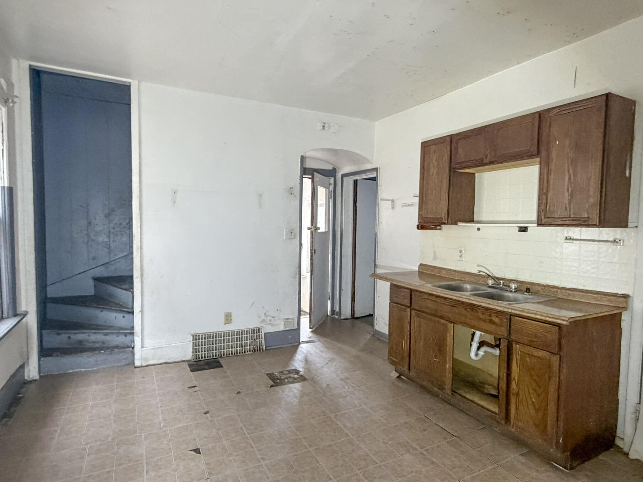 3127 North 37th Street Milwaukee, WI 53216 - Photo 6 of 18 IMG_9628