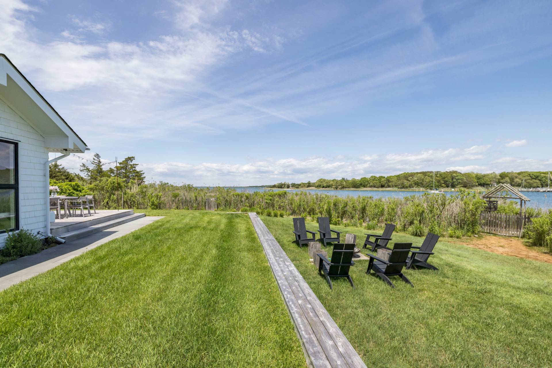 18 Island Road East Hampton, NY 11937 - Photo 5 of 31