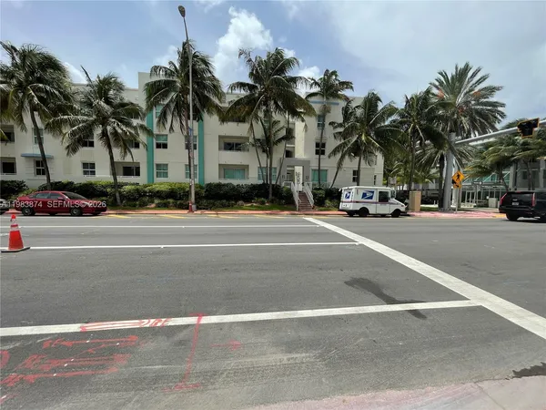 $400,000 | 9172 Collins Avenue, Unit 303, Surfside, FL 33154