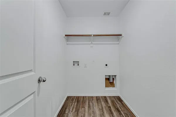 $1,950 | 1105 Wildflower Street, Ennis, TX 75119