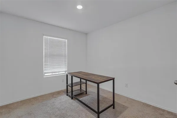 $1,950 | 1105 Wildflower Street, Ennis, TX 75119