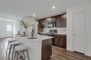 $1,950 | 1105 Wildflower Street, Ennis, TX 75119