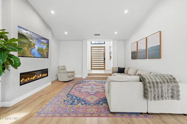 $2,994,000 | 911 Vivian Circle, Newbury Park, CA 91320