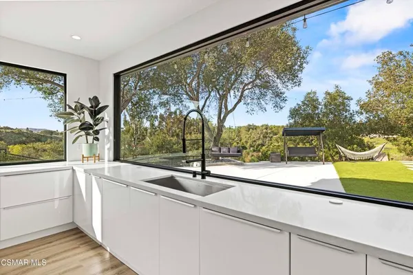 $2,994,000 | 911 Vivian Circle, Newbury Park, CA 91320