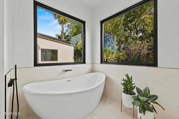 $2,994,000 | 911 Vivian Circle, Newbury Park, CA 91320