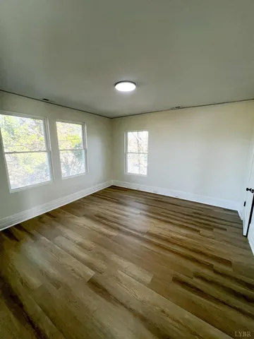 a view of empty room with window