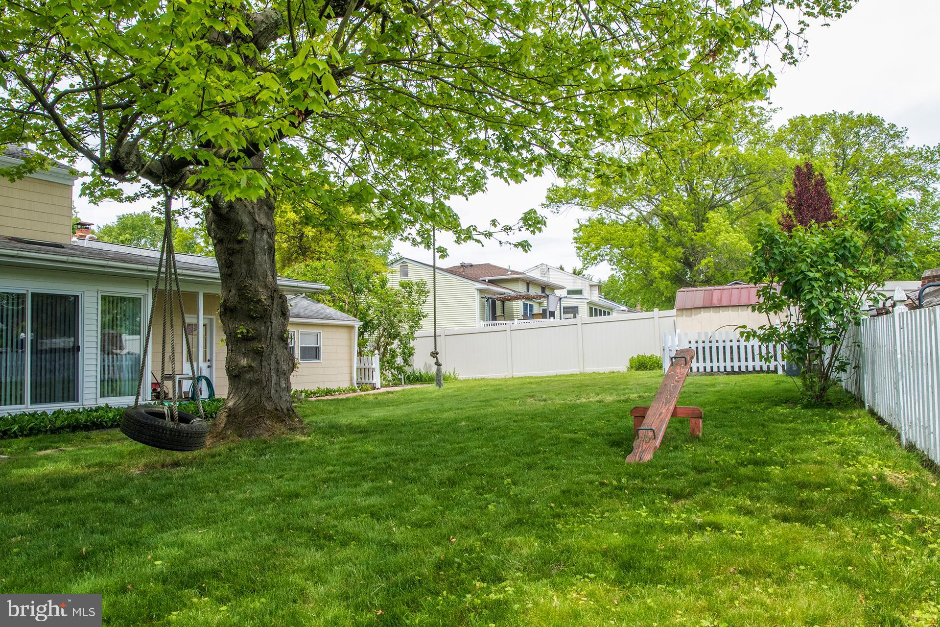11 Rolling Road Stratford, NJ 08084 - Photo 38 of 40