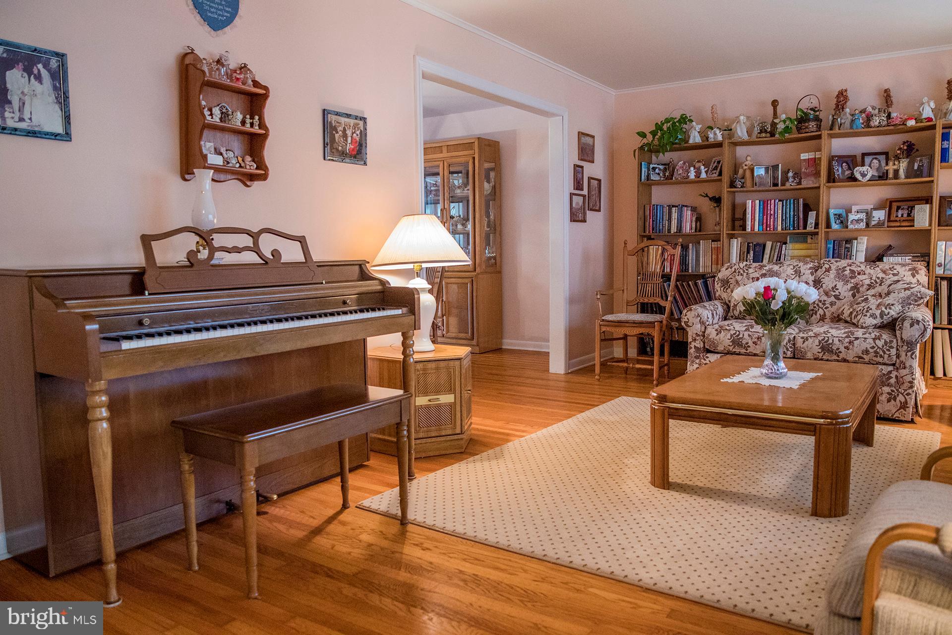 11 Rolling Road Stratford, NJ 08084 - Photo 5 of 40