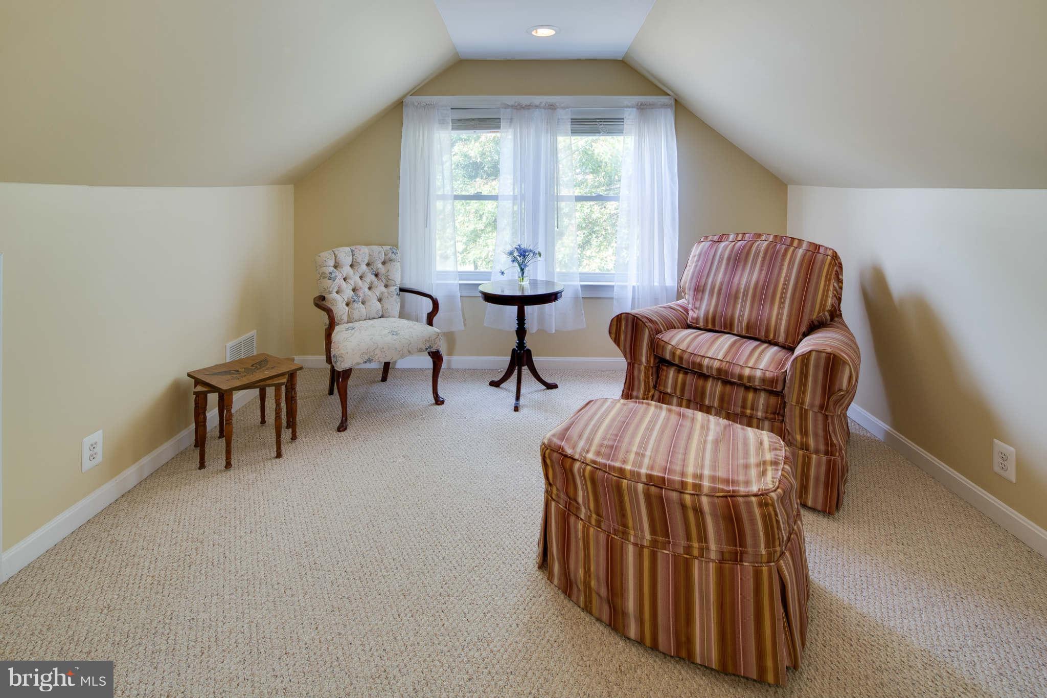 2604 Lynbrook Road Baltimore, MD 21222 - Photo 23 of 30 a living room with furniture