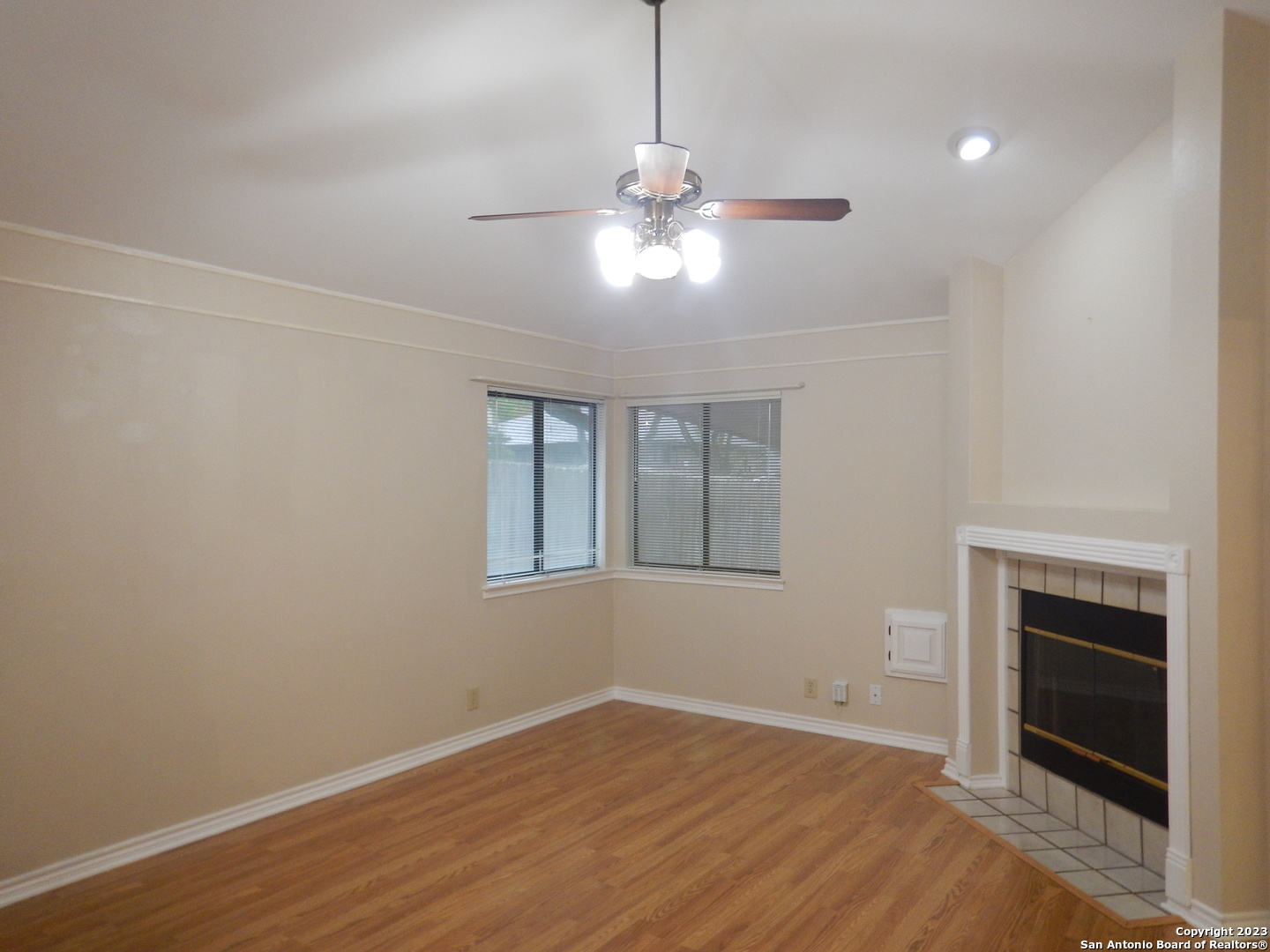 5906 Spring Crossing San Antonio, TX 78247 - Photo 3 of 21