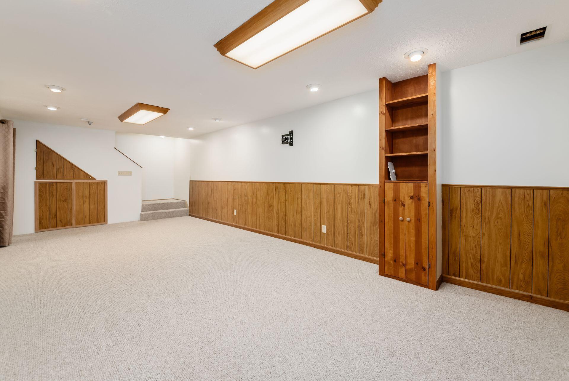 5581 Seapine Road Hilliard, OH 43026 - Photo 40 of 58 Basement Rec Room - 25'3" x 11'8"