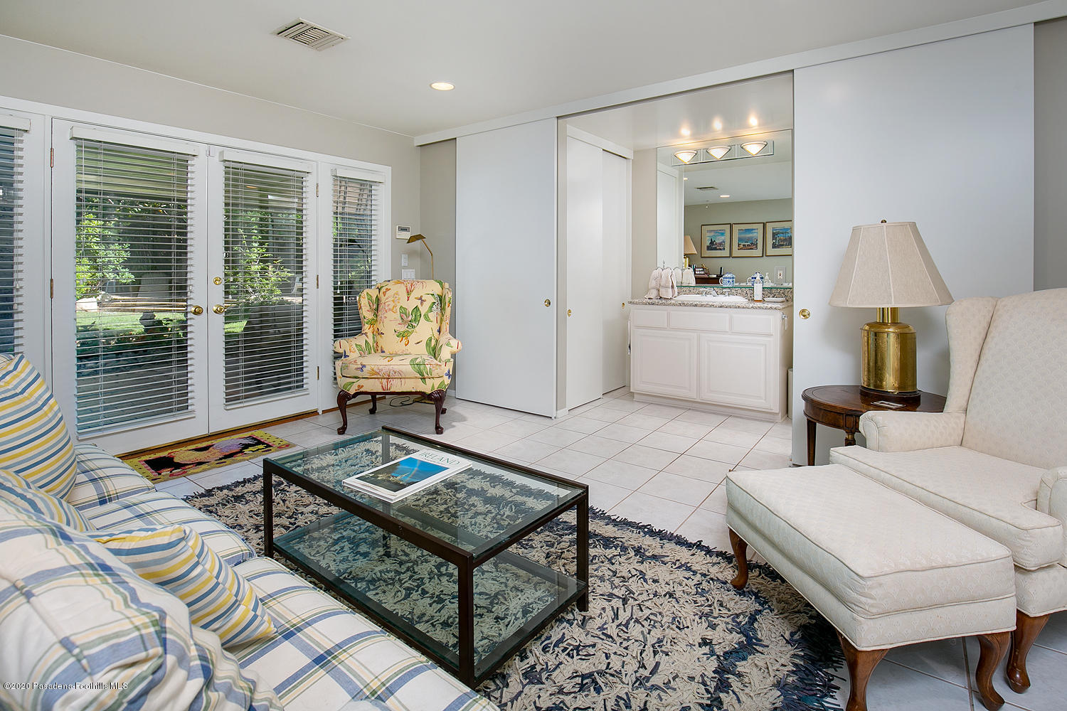 600 Busch Place Pasadena, CA 91105 - Photo 26 of 47 a living room with furniture and a large window