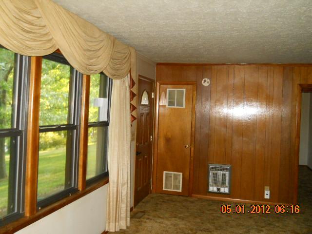 1105 Blake Road Lyles, TN 37098 - Photo 9 of 11 Living room