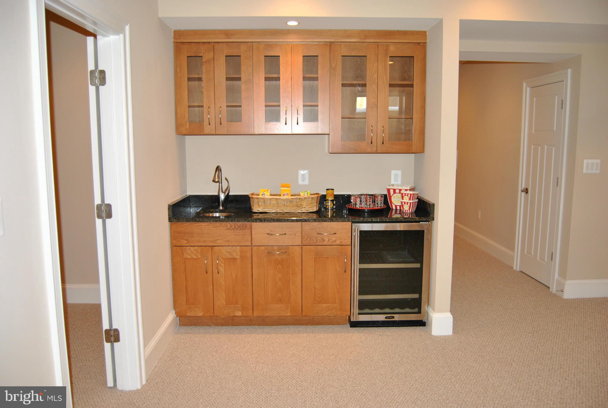 6587 Little Falls Road Arlington, VA 22213 - Photo 24 of 30 Interior (General)