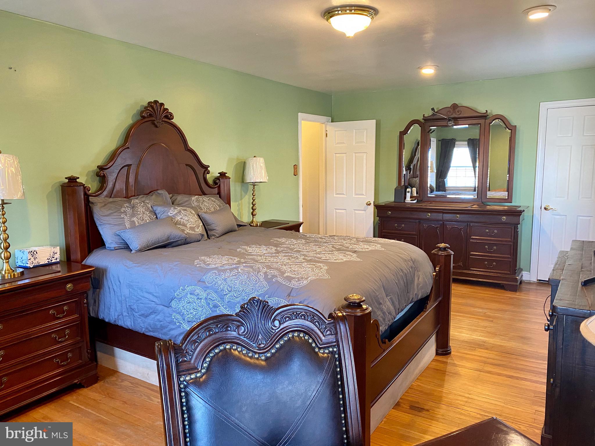 30 Dewey Road Cheltenham, PA 19012 - Photo 26 of 40 Wood floors and huge walk-in closet/dressing room