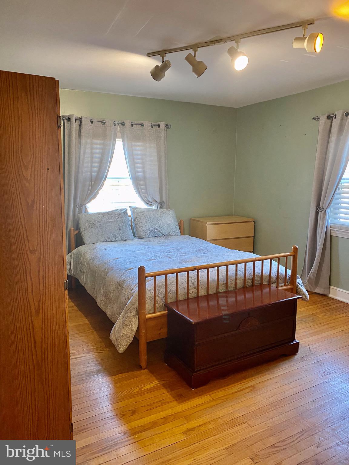 30 Dewey Road Cheltenham, PA 19012 - Photo 35 of 40 Bedroom #3 with wood floor