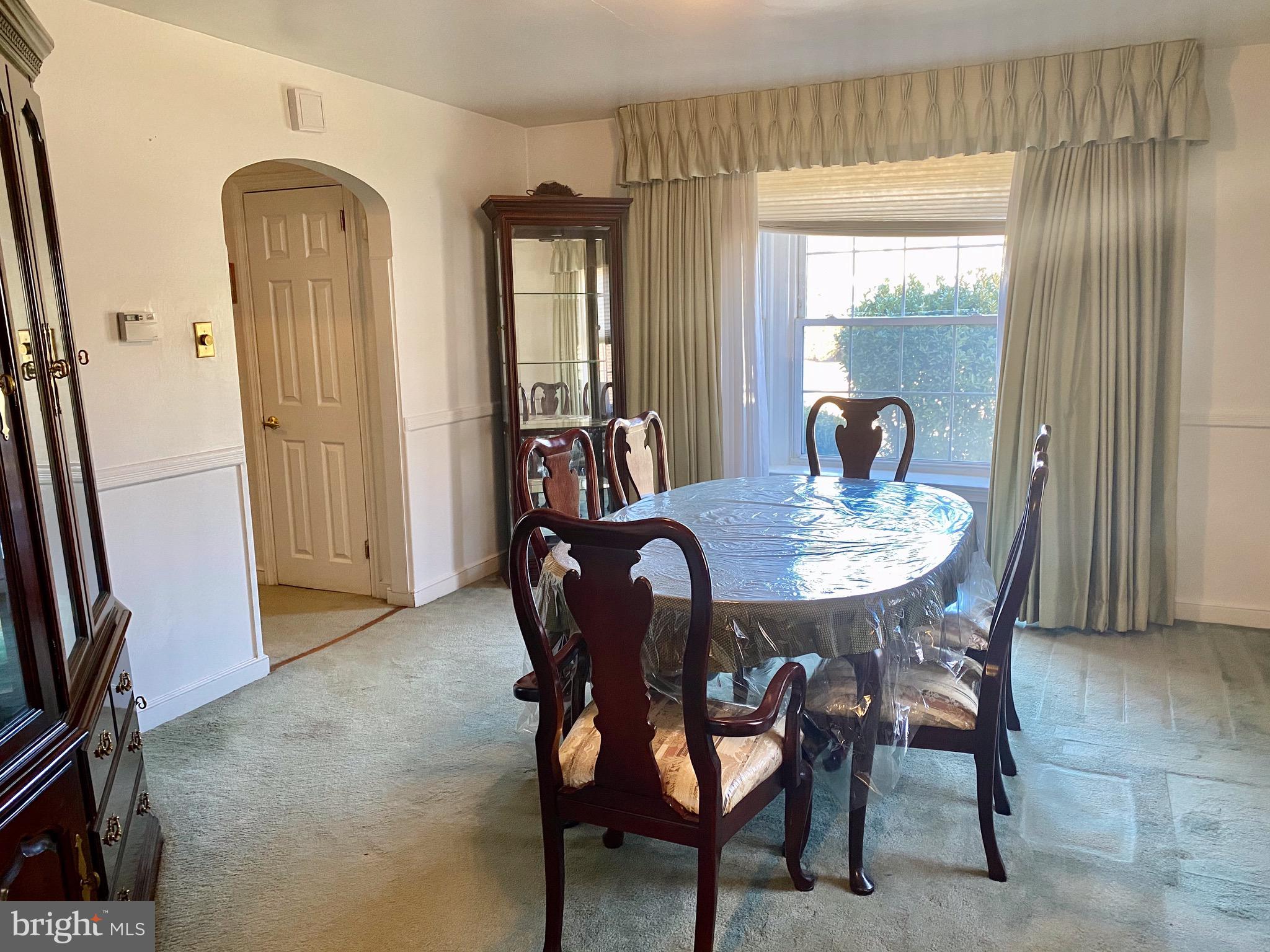 30 Dewey Road Cheltenham, PA 19012 - Photo 10 of 40 Dining room with large bay window