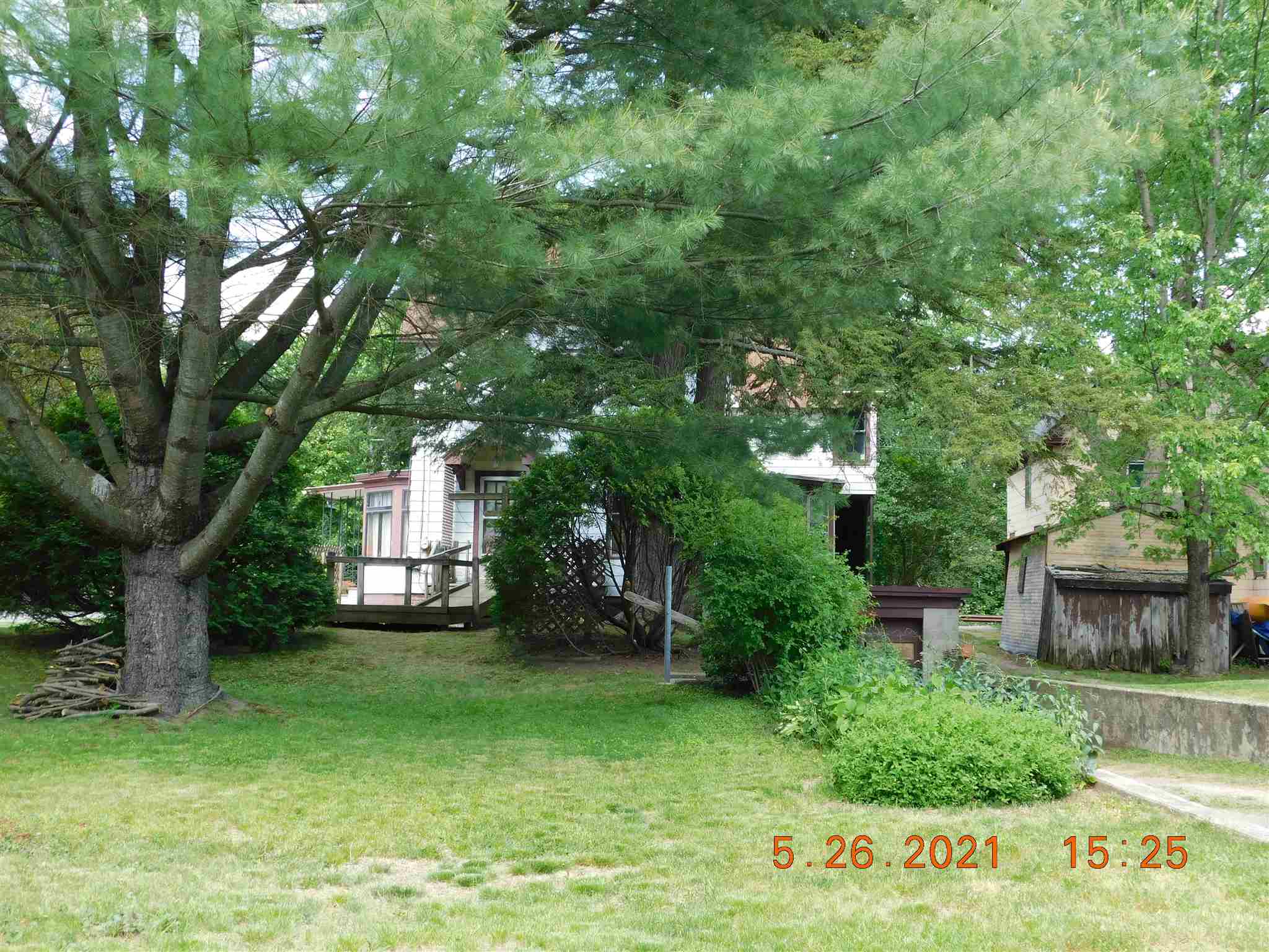 21 Center Street Springfield, VT 05156 - Photo 3 of 5