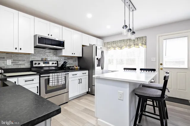 $2,300 | 937 Magnolia Road, Vineland, NJ 08360