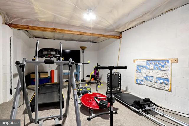 $2,300 | 937 Magnolia Road, Vineland, NJ 08360