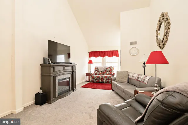 $2,300 | 937 Magnolia Road, Vineland, NJ 08360