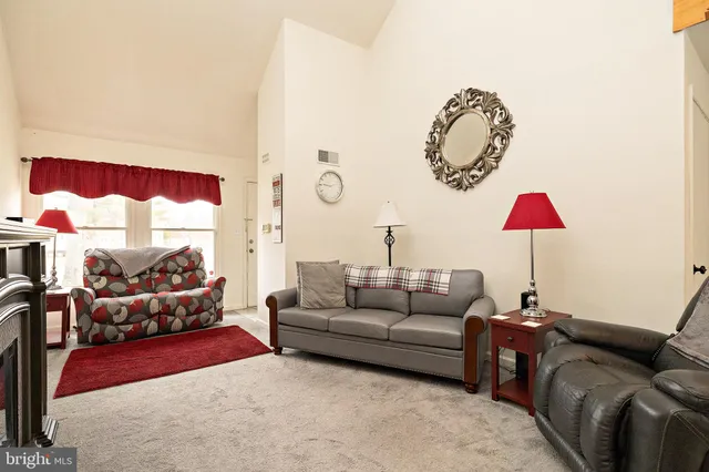 $2,300 | 937 Magnolia Road, Vineland, NJ 08360