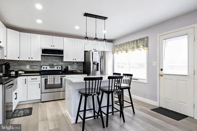 $2,300 | 937 Magnolia Road, Vineland, NJ 08360