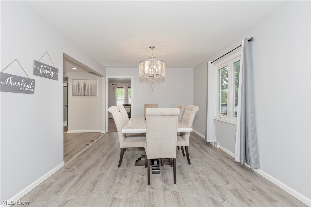 3662 Winchell Road Beachwood, OH 44122 - Photo 6 of 46 Enjoy this dining room with friends and family.