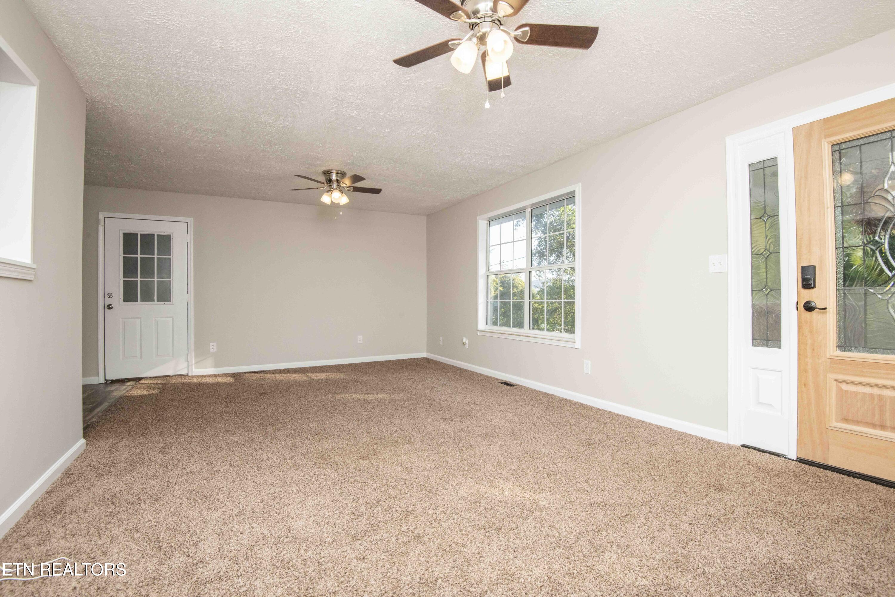 505 Monroe Road Maynardville, TN 37807 - Photo 9 of 39 living 5_1