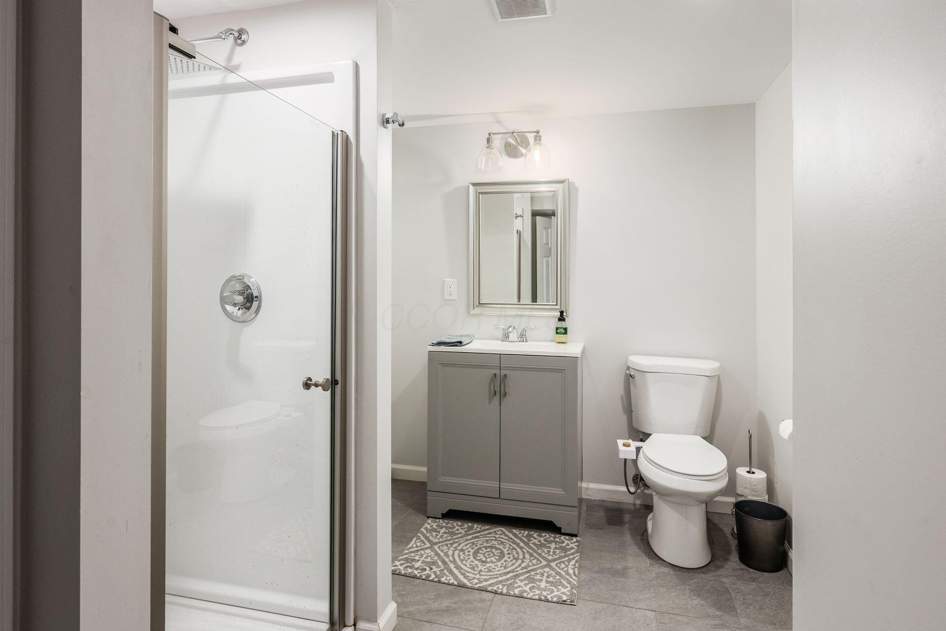 2486 Cranford Road Columbus, OH 43221 - Photo 26 of 35 LL Full Bath