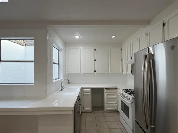 $4,200 | 175 West Moltke Street, Daly City, CA 94014