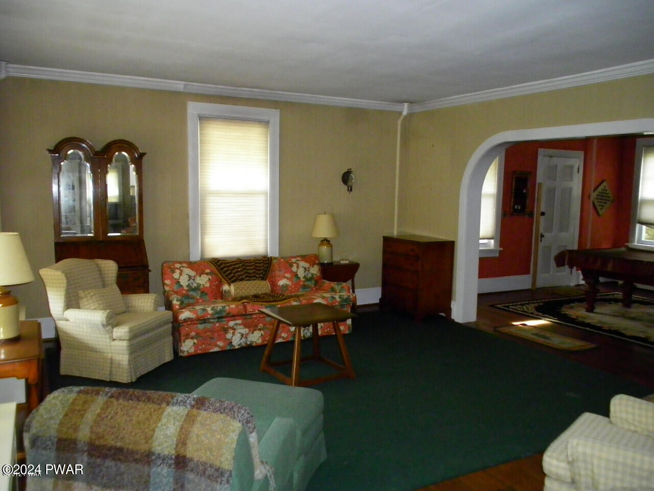 840 Raymondskill Road Milford, PA 18337 - Photo 20 of 46 14.LivingRoom