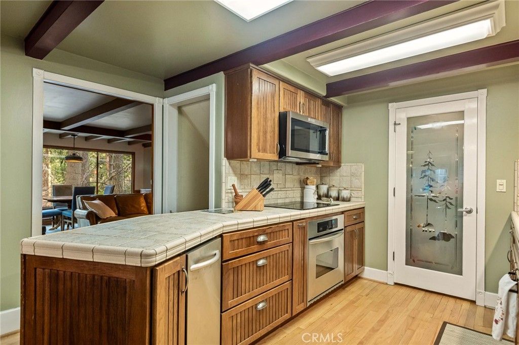 801 Kuffel Canyon Road Lake Arrowhead, CA 92385 - Photo 16 of 39