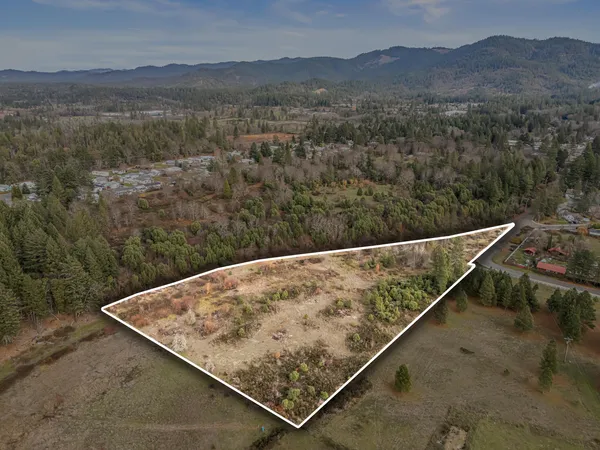 $110,000 | 620 West River Street, Cave Junction, OR 97523