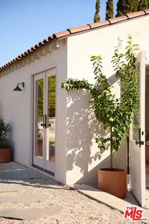 $3,195,000 | 408 North Beachwood Drive, Los Angeles, CA 90004