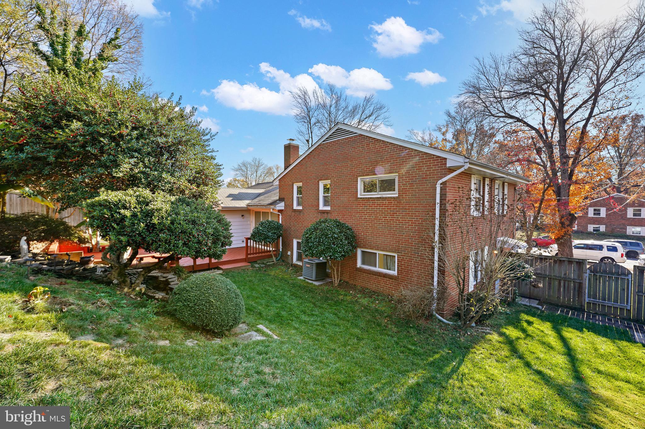 7918 Jansen Drive Springfield, VA 22152 - Photo 5 of 38