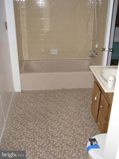 4007 Lees Corner Road Chantilly, VA 20151 - Photo 6 of 6 Bath #1