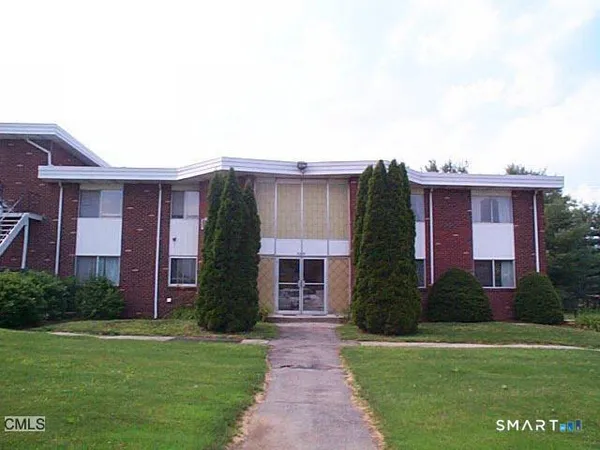 $259,900 | 40 Candlewood Lake Road South, Unit 1, New Milford, CT 06776
