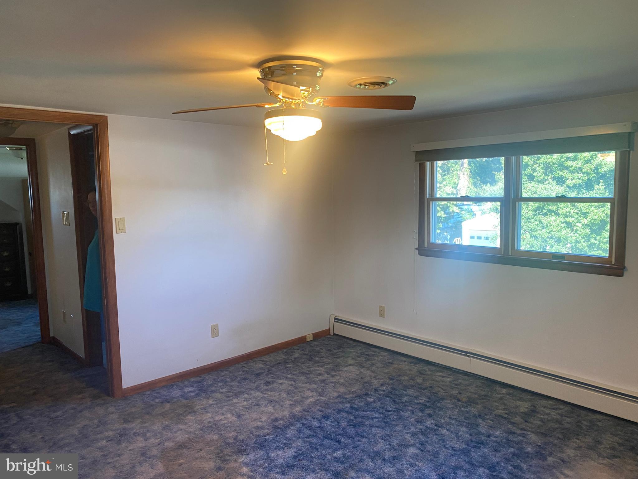 18 Alden Avenue Delran, NJ 08075 - Photo 23 of 32 an empty room with a window