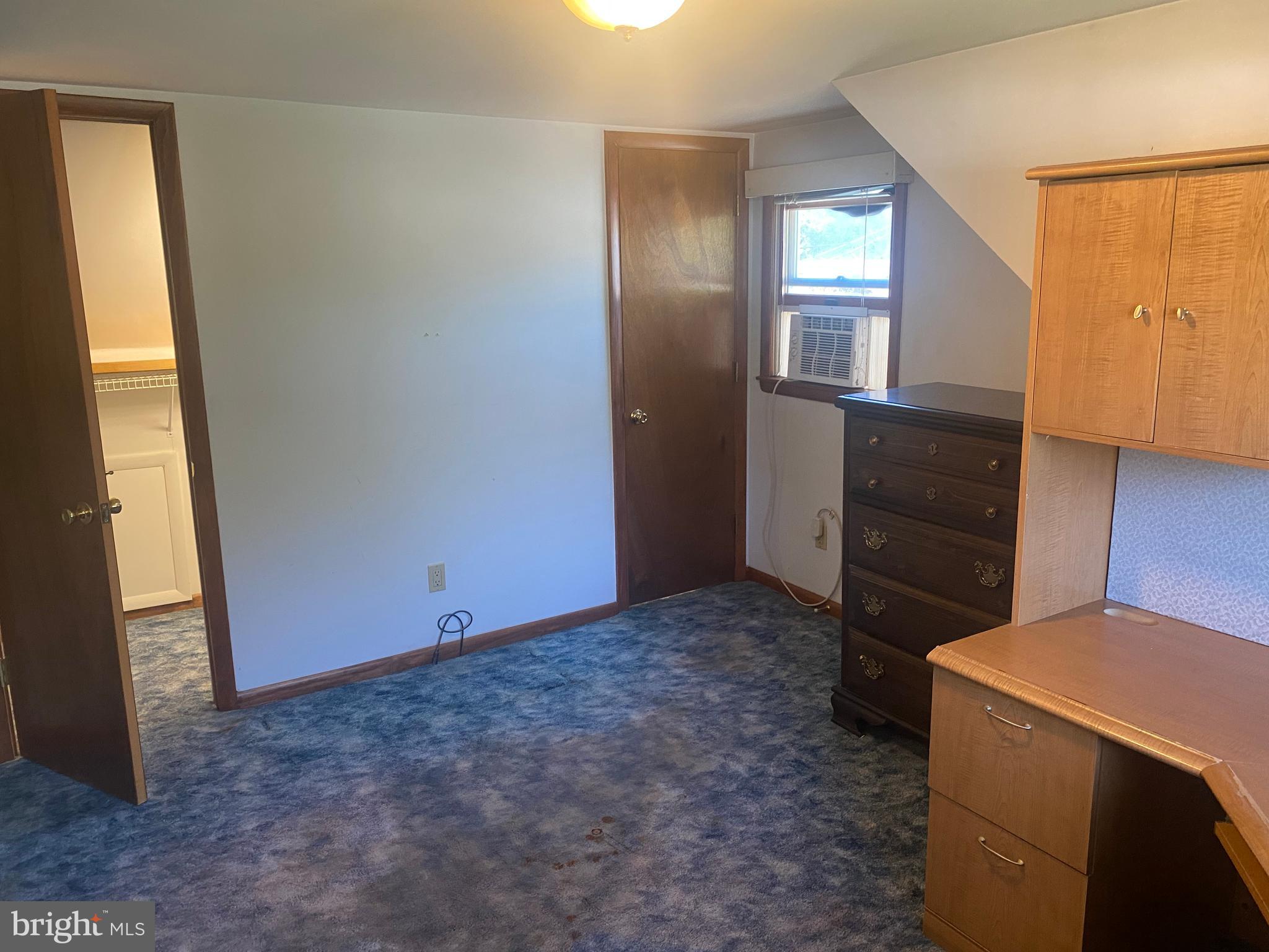 18 Alden Avenue Delran, NJ 08075 - Photo 25 of 32 a view of hallway with washer and dryer