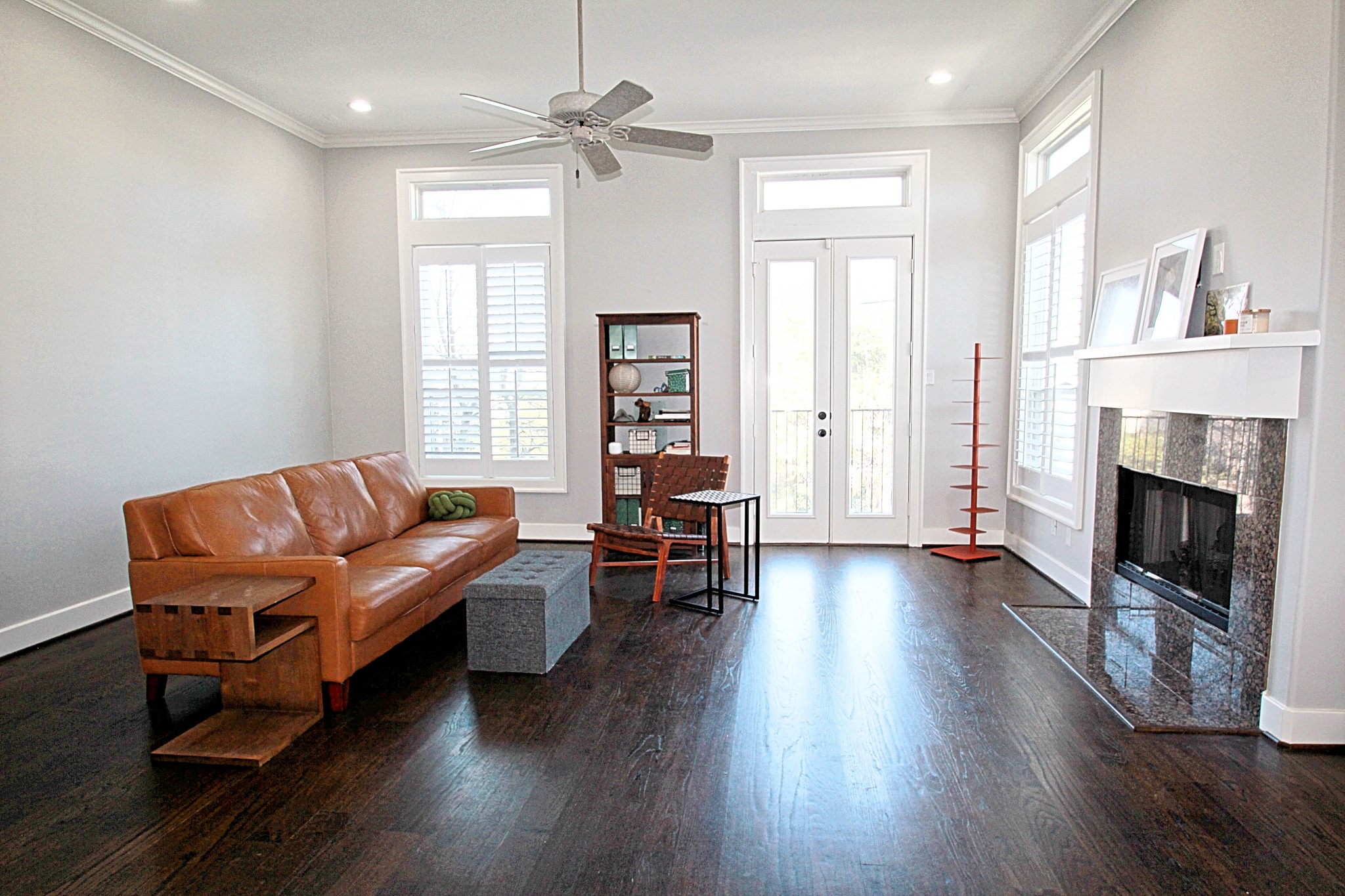 1317 Bomar Street Houston, TX 77006 - Photo 3 of 27 a living room with furniture and a fireplace