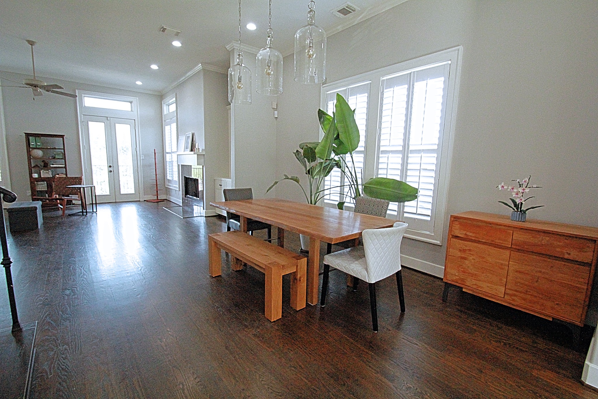 1317 Bomar Street Houston, TX 77006 - Photo 8 of 27 a dining room with furniture a rug and a window