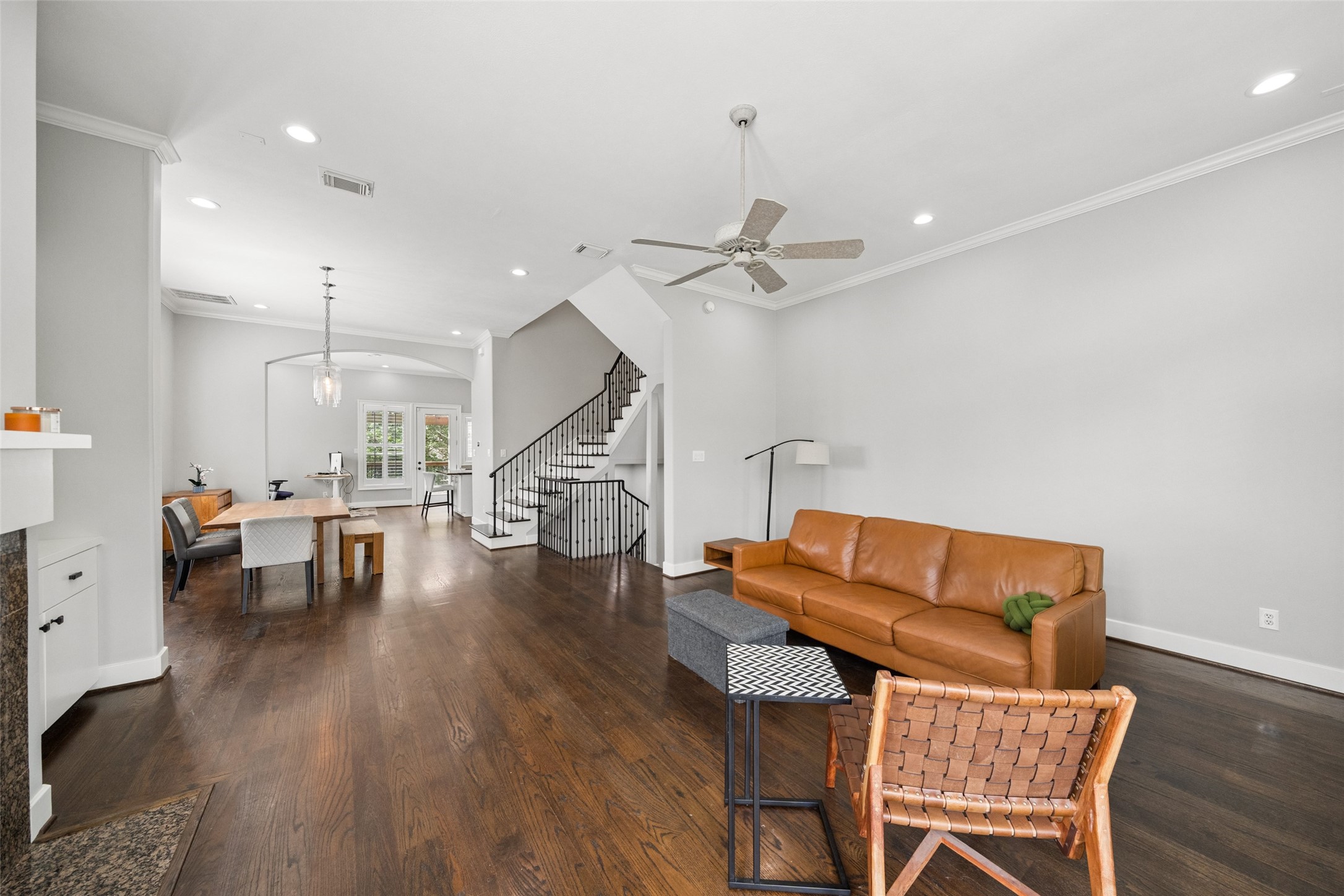 1317 Bomar Street Houston, TX 77006 - Photo 10 of 32 a living room with furniture and wooden floor