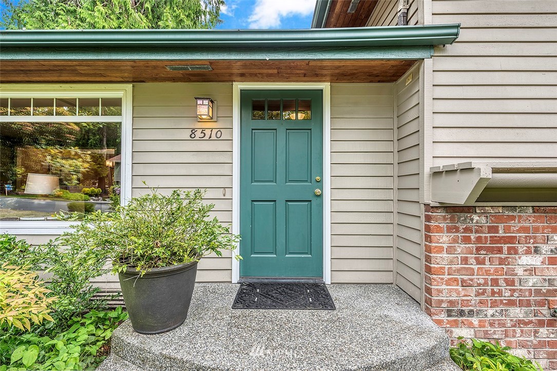 8510 186th Street Southwest Edmonds, WA 98026 - Photo 2 of 21 Gallery Image 2