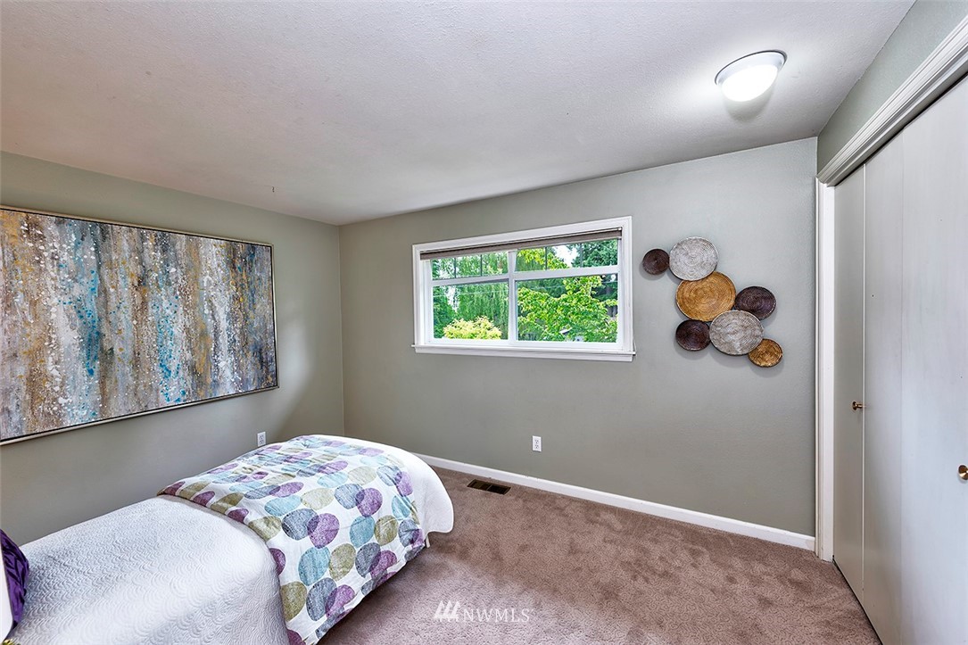 8510 186th Street Southwest Edmonds, WA 98026 - Photo 13 of 21 Gallery Image 13