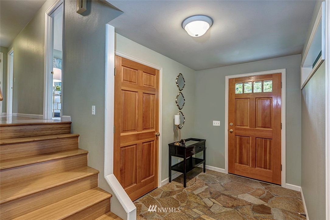 8510 186th Street Southwest Edmonds, WA 98026 - Photo 3 of 21 Gallery Image 3