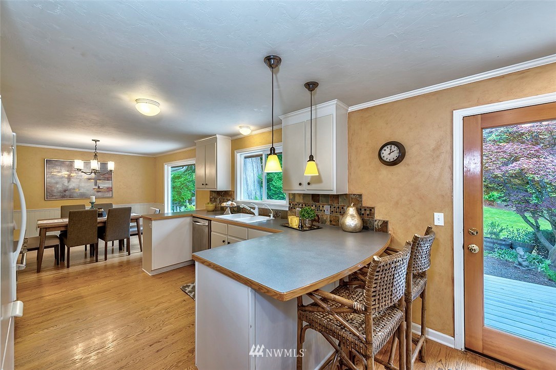 8510 186th Street Southwest Edmonds, WA 98026 - Photo 5 of 21 Gallery Image 5